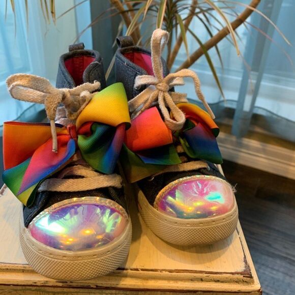 Vintage JoJo Siwa High Top Sneaker with Bow. Size 13 - Picture 1 of 6